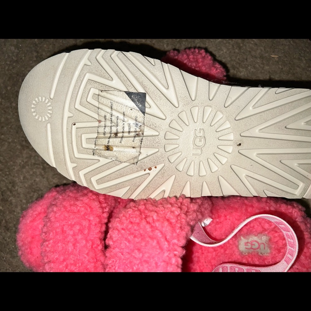 Pink uggs - Picture 3 of 3